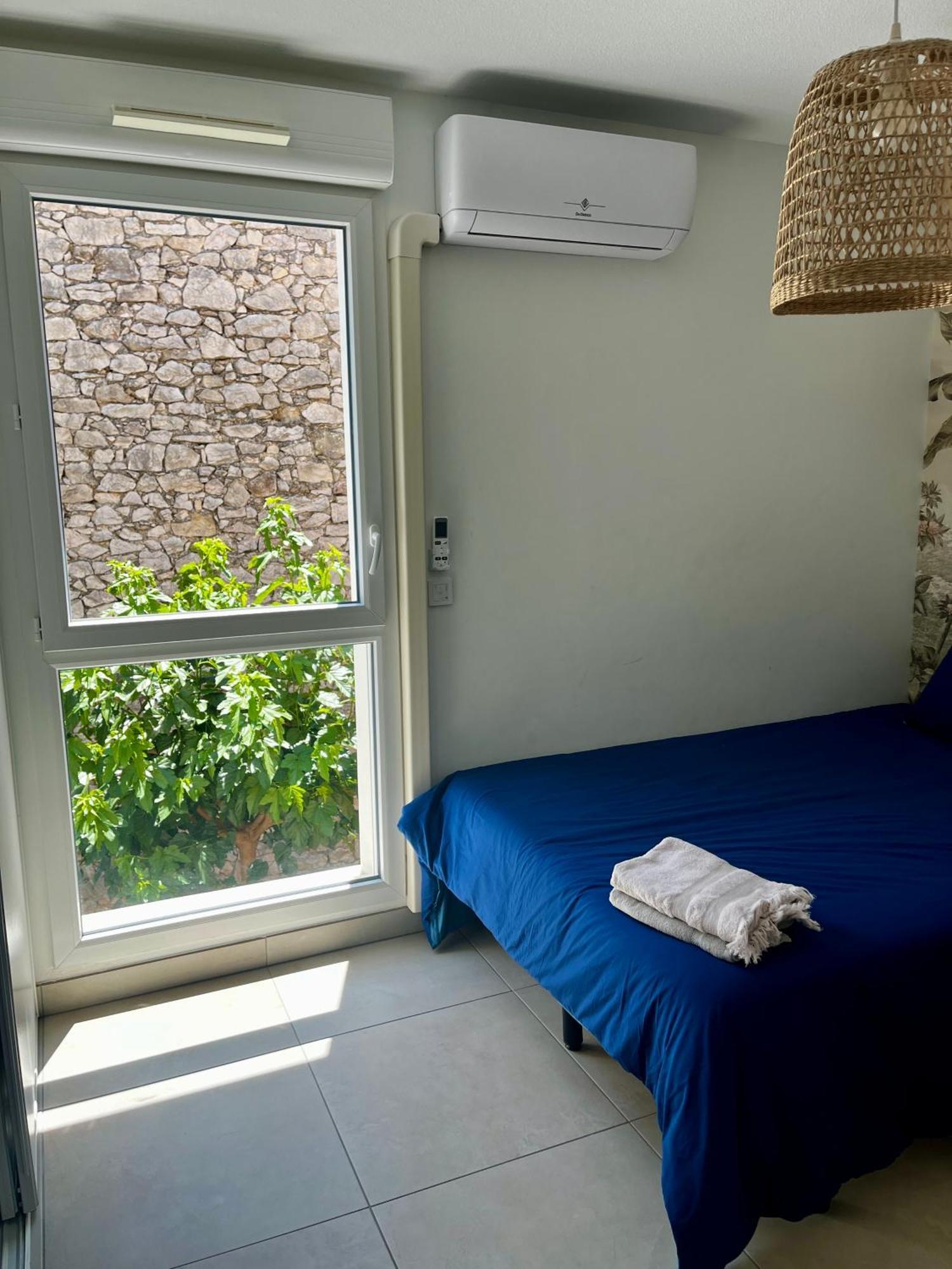 proche Montpellier et plages duplex 3ch centre-ville 2 parkings Villeneuve-lès-Maguelone Extérieur photo