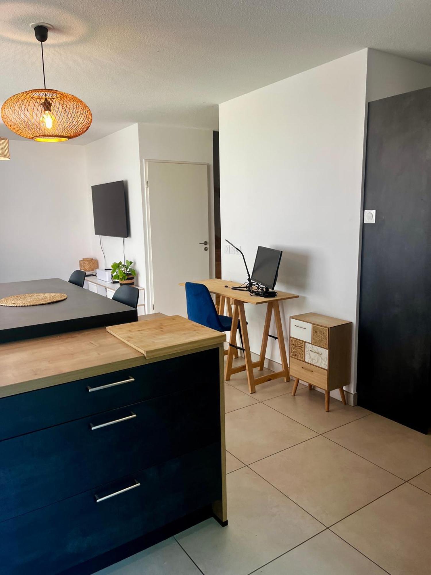 proche Montpellier et plages duplex 3ch centre-ville 2 parkings Villeneuve-lès-Maguelone Extérieur photo