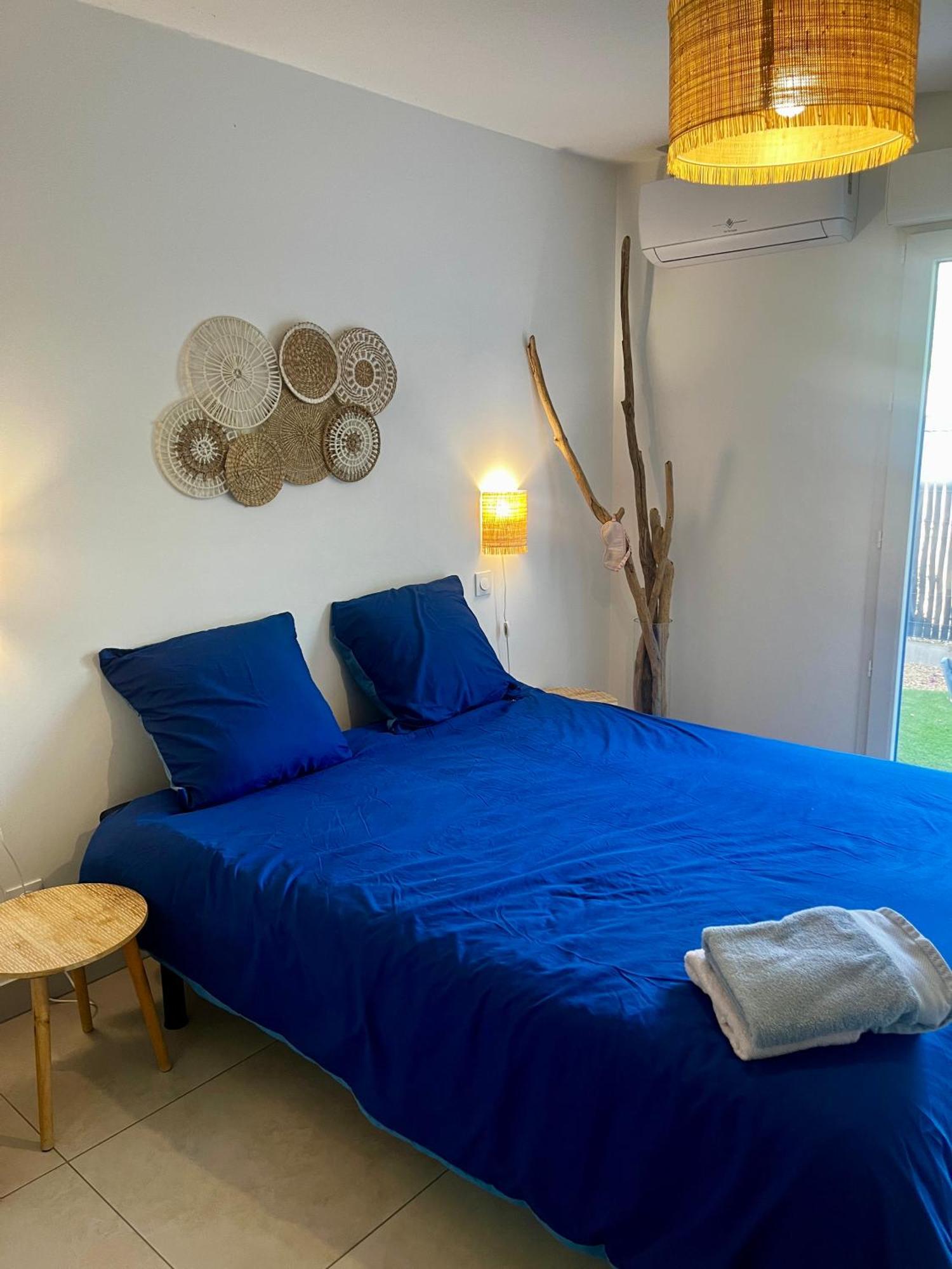 proche Montpellier et plages duplex 3ch centre-ville 2 parkings Villeneuve-lès-Maguelone Extérieur photo